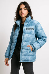 Light blue puffer jacket for women – trendy tie-dye quilted winter coat